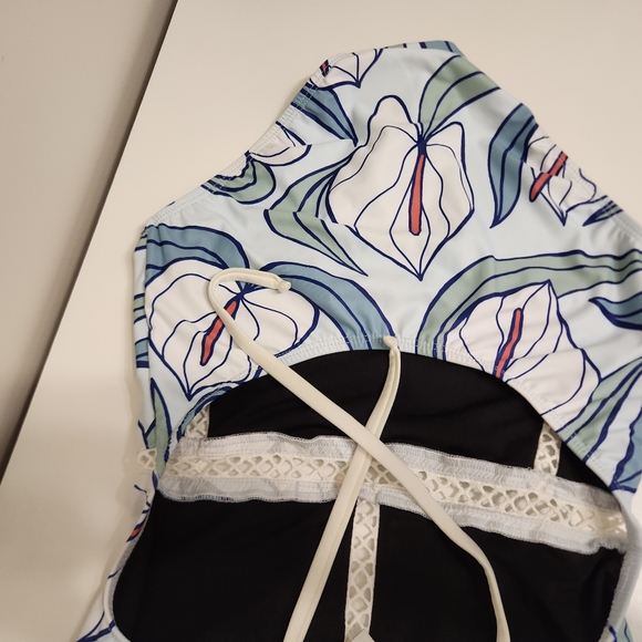 BNWT Mimi & August Maria Laura Lace One piece swim suit size M - Picture 7 of 9